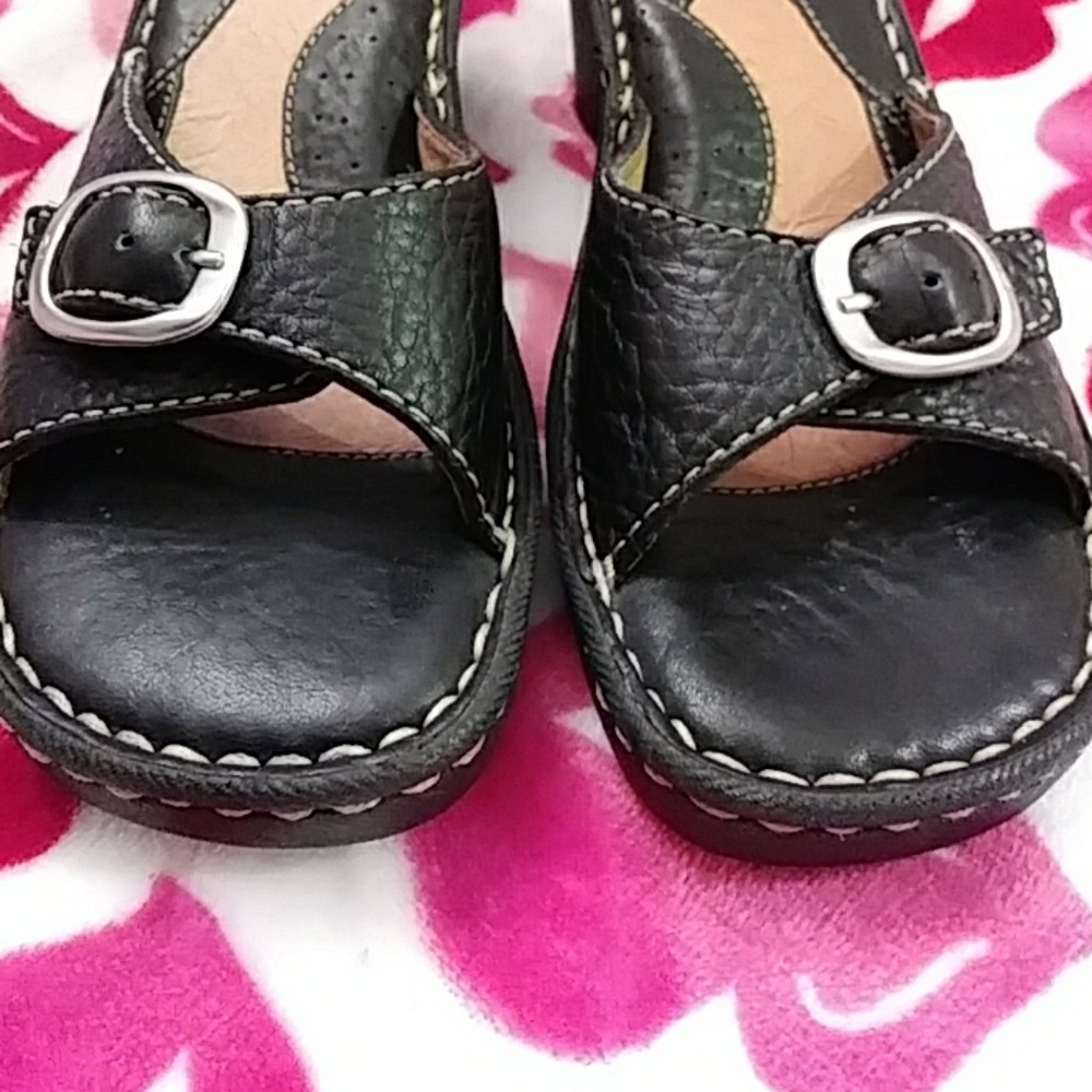 Born Sandals - Picture 5 of 8